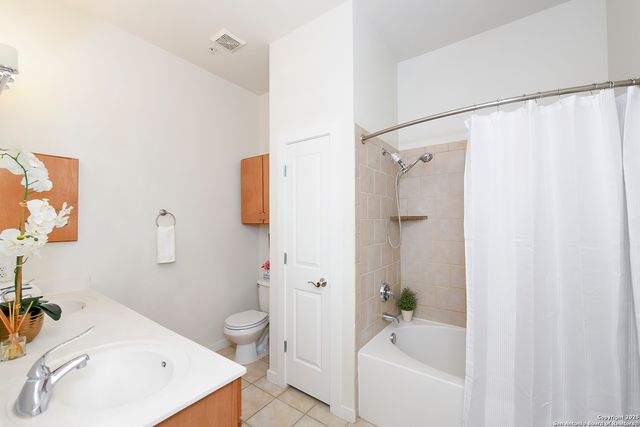 7342 Oak Manor Dr Apt 1303, San Antonio, TX 78229