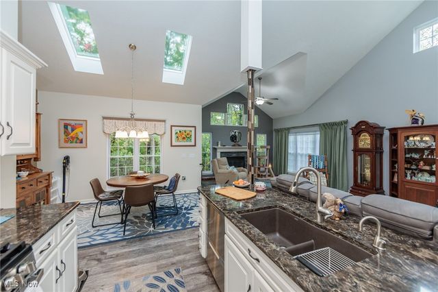 5277 Spruce Pointe Lane, Brunswick, OH 44212