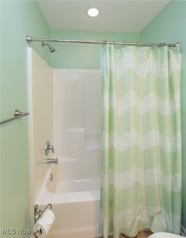 5277 Spruce Pointe Lane, Brunswick, OH 44212