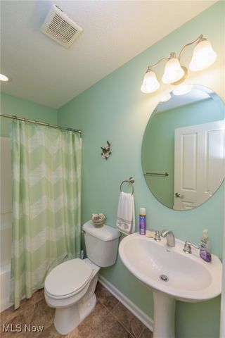 5277 Spruce Pointe Lane, Brunswick, OH 44212