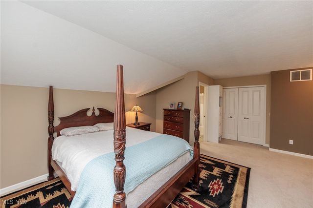 5277 Spruce Pointe Lane, Brunswick, OH 44212