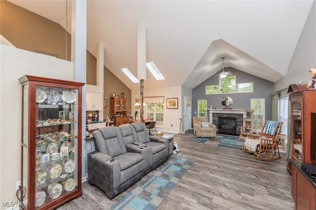 5277 Spruce Pointe Lane, Brunswick, OH 44212