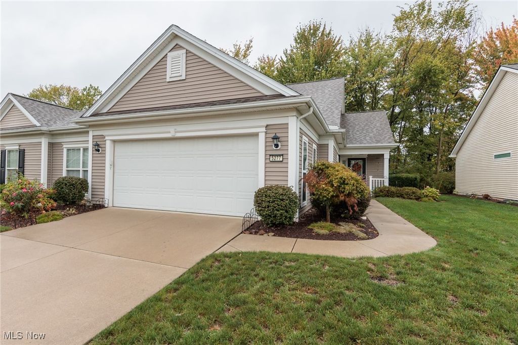 5277 Spruce Pointe Lane, Brunswick, OH 44212