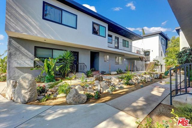 5722 Woodman Ave 4, Van Nuys (los Angeles), CA 91401