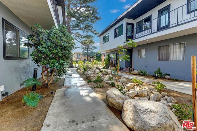 5722 Woodman Ave 4, Van Nuys (los Angeles), CA 91401