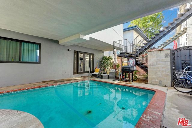 5722 Woodman Ave 4, Van Nuys (los Angeles), CA 91401