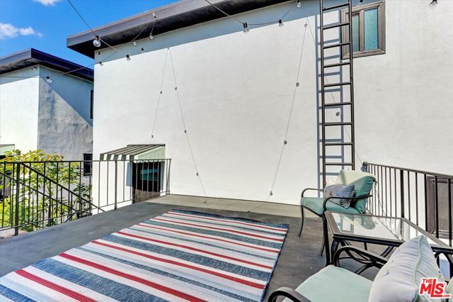 5722 Woodman Ave 4, Van Nuys (los Angeles), CA 91401