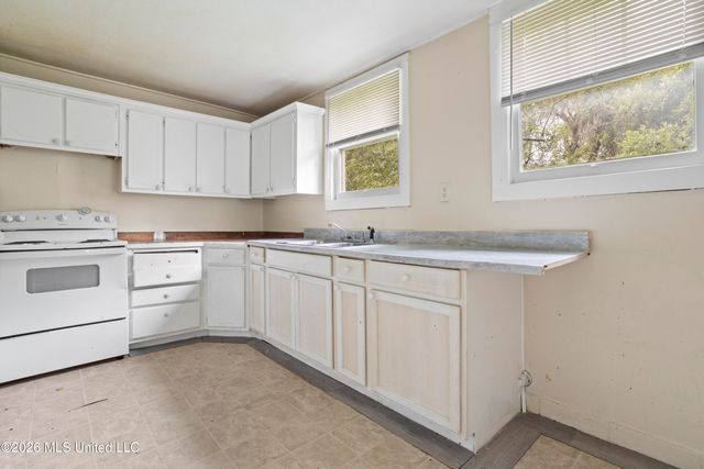 3304 W Railroad Street, Gulfport, MS 39501