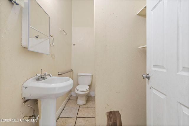 3304 W Railroad Street, Gulfport, MS 39501