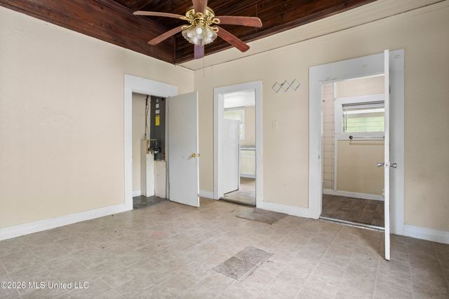 3304 W Railroad Street, Gulfport, MS 39501