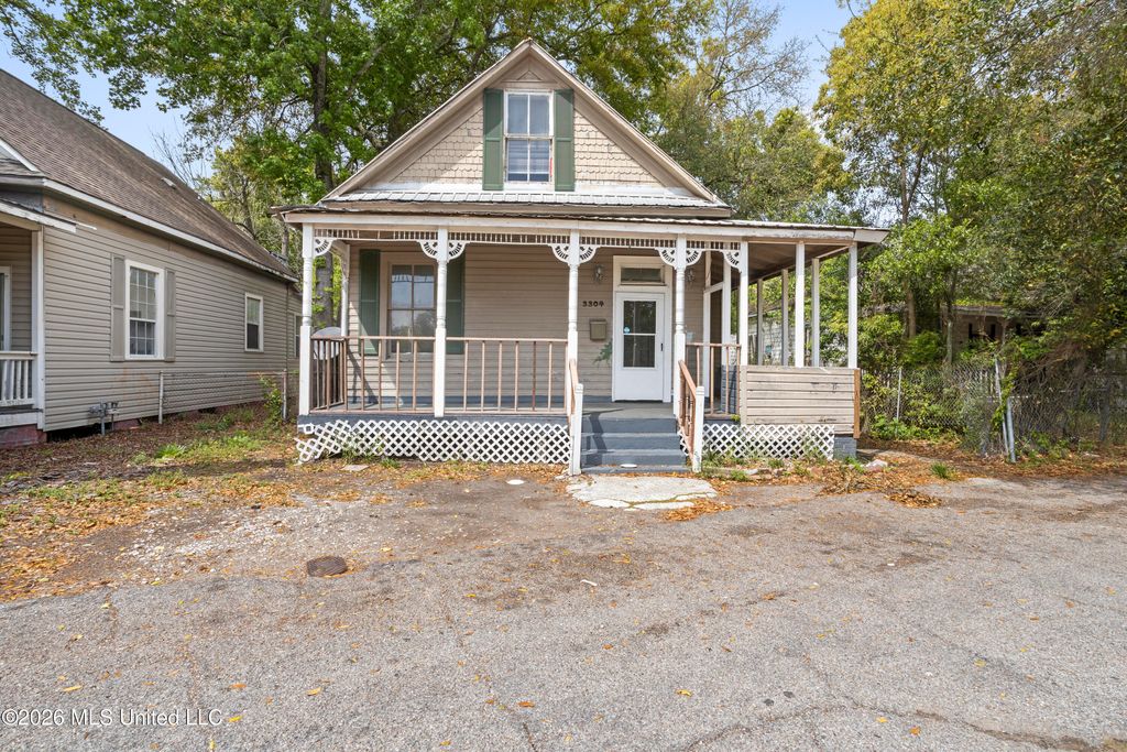3304 W Railroad Street, Gulfport, MS 39501