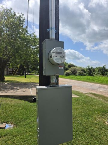 184 Kahana LN, Bastrop, TX 78602