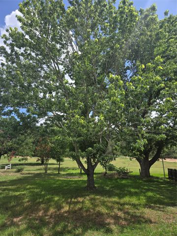 184 Kahana LN, Bastrop, TX 78602