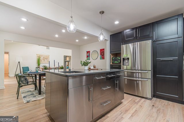 4523 Runnemede Road NW, Atlanta, GA 30327