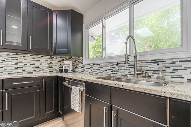 4523 Runnemede Road NW, Atlanta, GA 30327