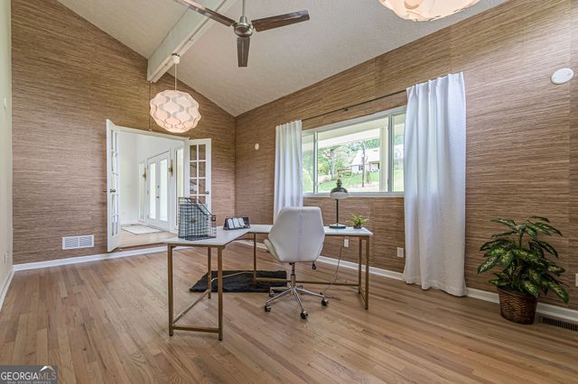 4523 Runnemede Road NW, Atlanta, GA 30327