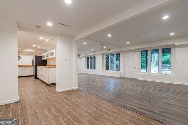 4523 Runnemede Road NW, Atlanta, GA 30327