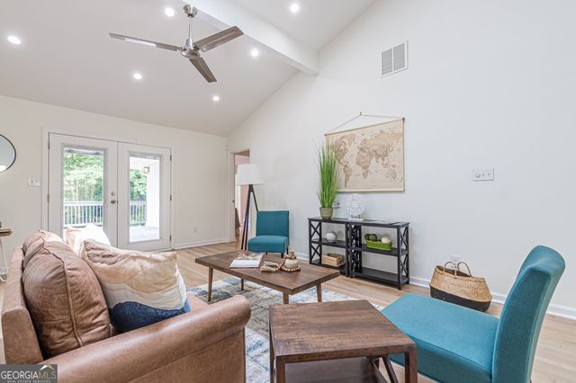 4523 Runnemede Road NW, Atlanta, GA 30327