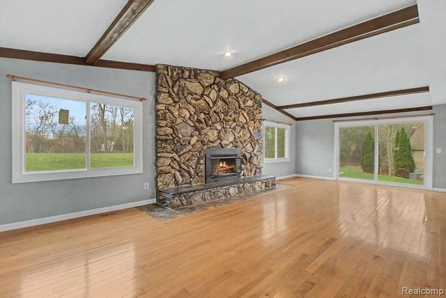 5394 Pond Bluff Drive, West Bloomfield, MI 48323