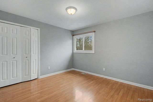5394 Pond Bluff Drive, West Bloomfield, MI 48323