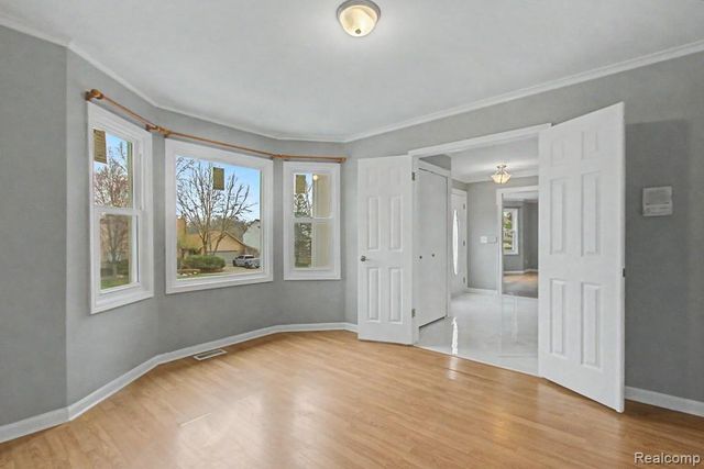 5394 Pond Bluff Drive, West Bloomfield, MI 48323