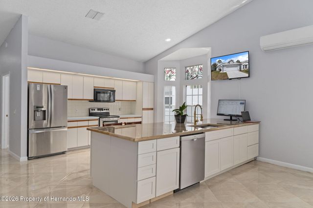 9151 Rhett Lane, Weeki Wachee, FL 34613