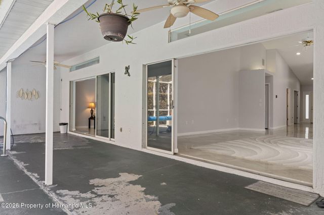 9151 Rhett Lane, Weeki Wachee, FL 34613