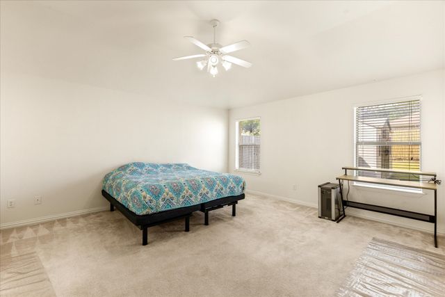 621 Creekview Drive, Burleson, TX 76028