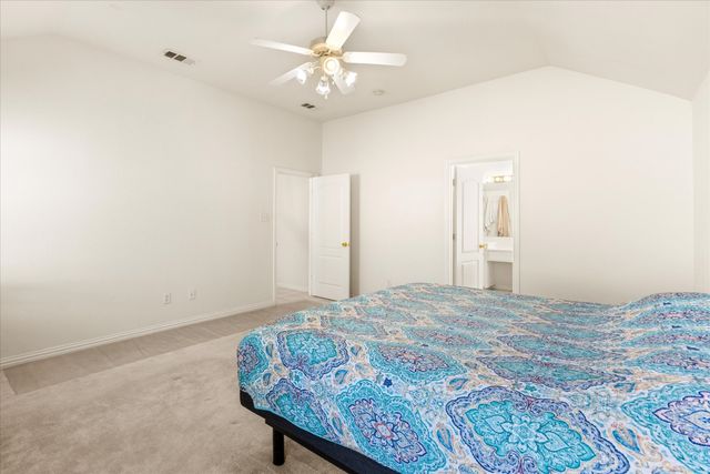 621 Creekview Drive, Burleson, TX 76028