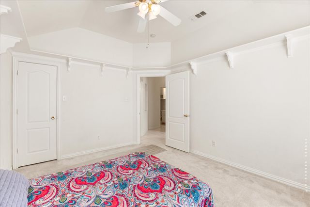621 Creekview Drive, Burleson, TX 76028