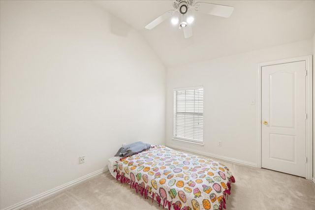 621 Creekview Drive, Burleson, TX 76028