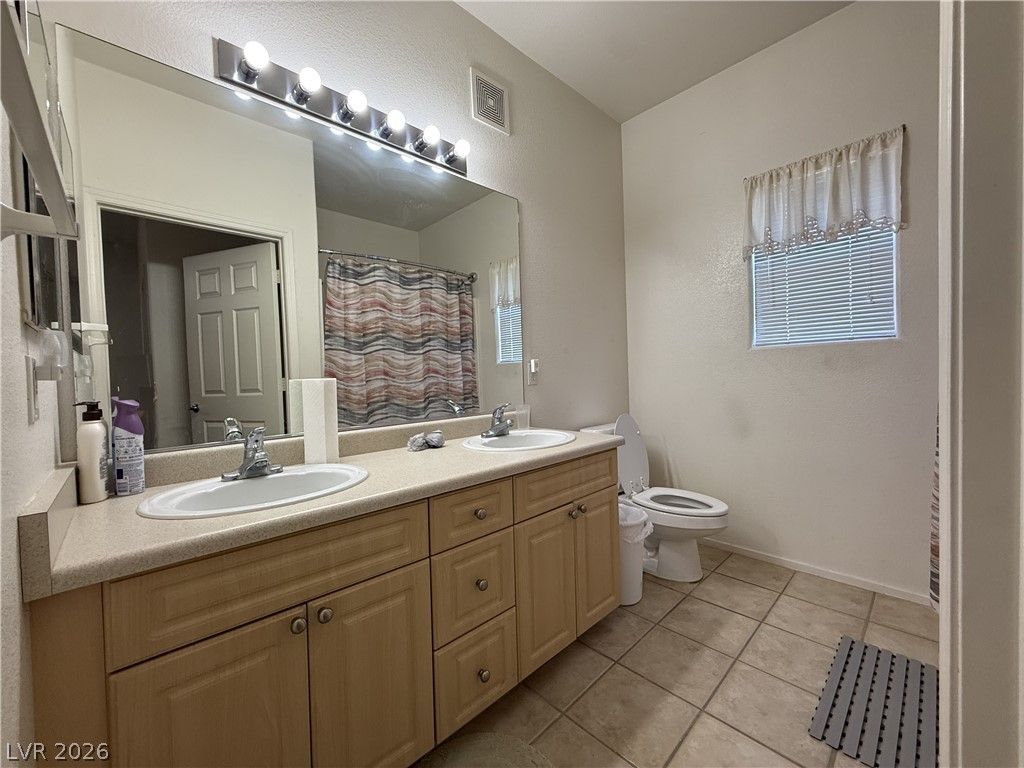 Image 11 of property listing at 1401 North Michael Way 139, Las Vegas, NV 89108