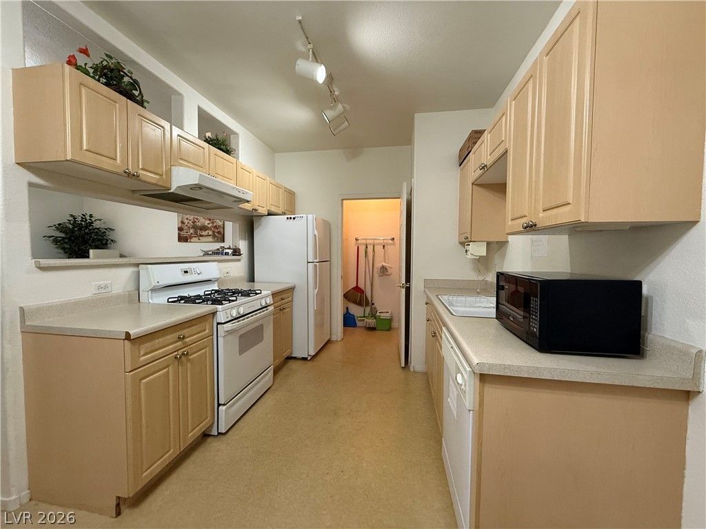 Image 3 of property listing at 1401 North Michael Way 139, Las Vegas, NV 89108