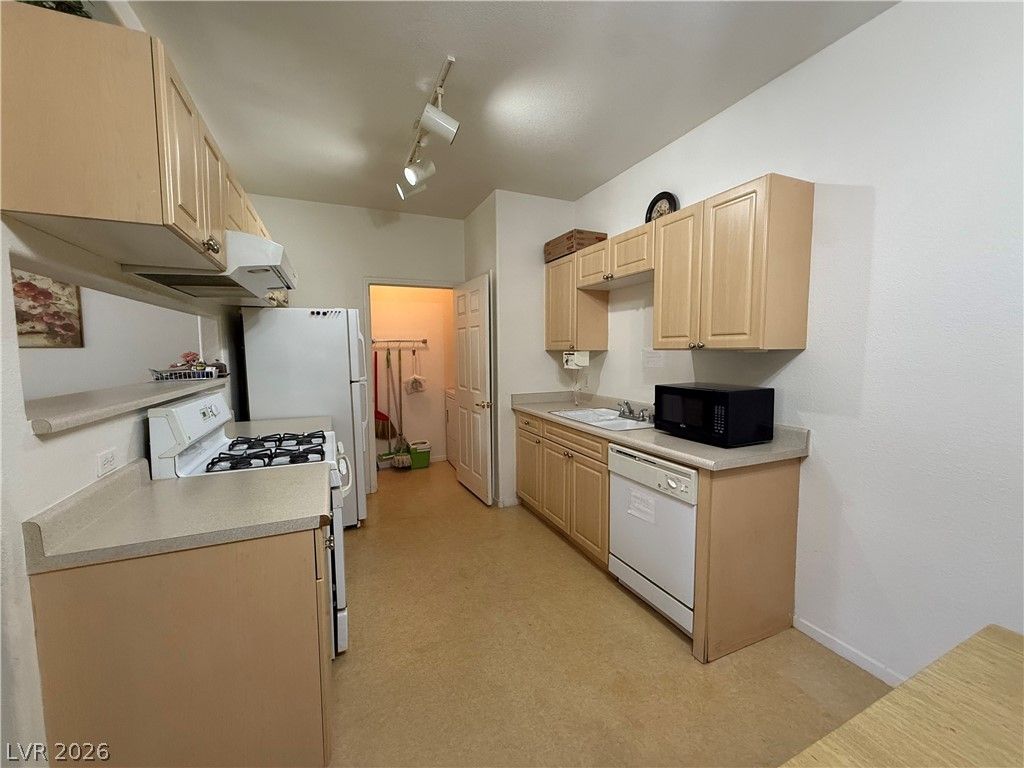 Image 4 of property listing at 1401 North Michael Way 139, Las Vegas, NV 89108