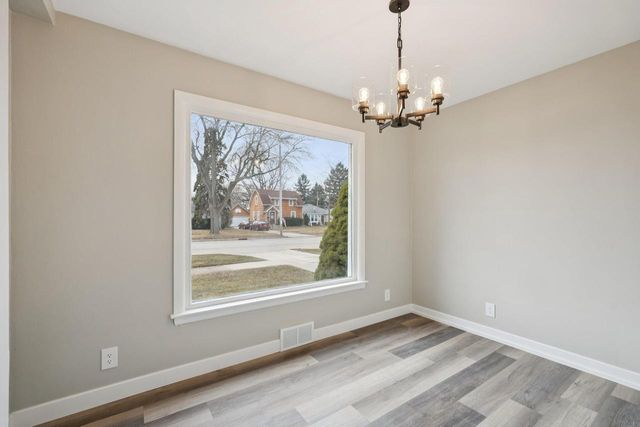 2835 Blaine AVENUE, Racine, WI 53405