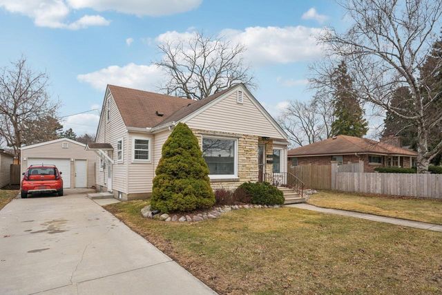 2835 Blaine AVENUE, Racine, WI 53405