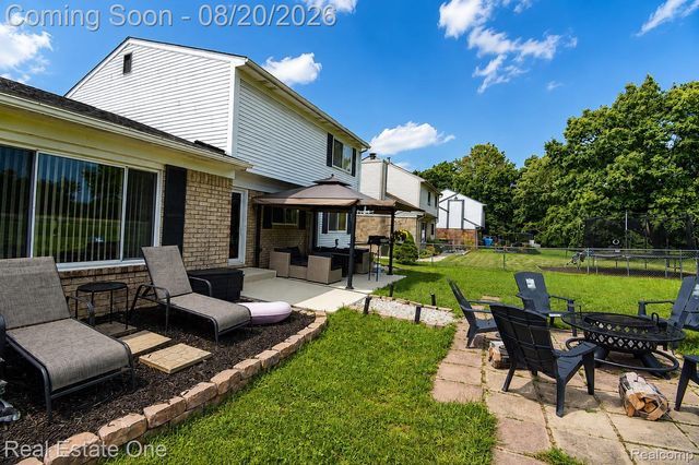 22103 Cherrylawn Drive, Brownstown Charter Township, MI 48134