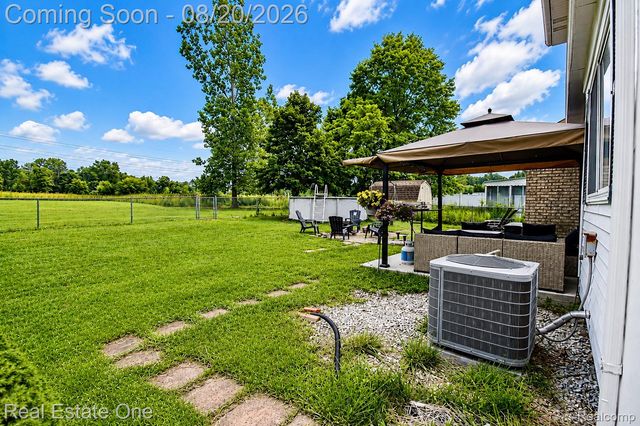 22103 Cherrylawn Drive, Brownstown Charter Township, MI 48134