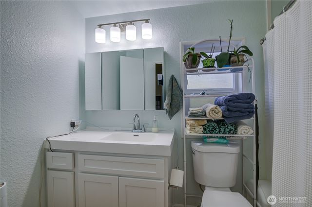 51 N Silver Lane N, Hoodsport, WA 98548