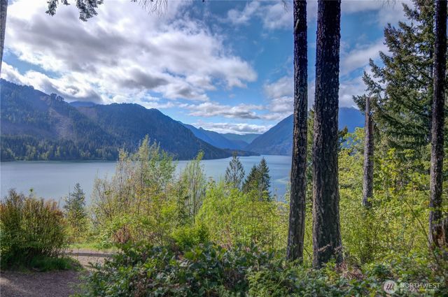 51 N Silver Lane N, Hoodsport, WA 98548