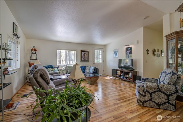 51 N Silver Lane N, Hoodsport, WA 98548