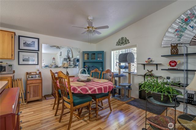 51 N Silver Lane N, Hoodsport, WA 98548