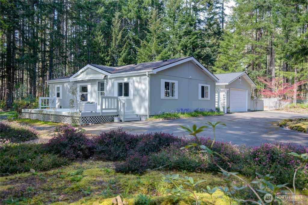51 N Silver Lane N, Hoodsport, WA 98548