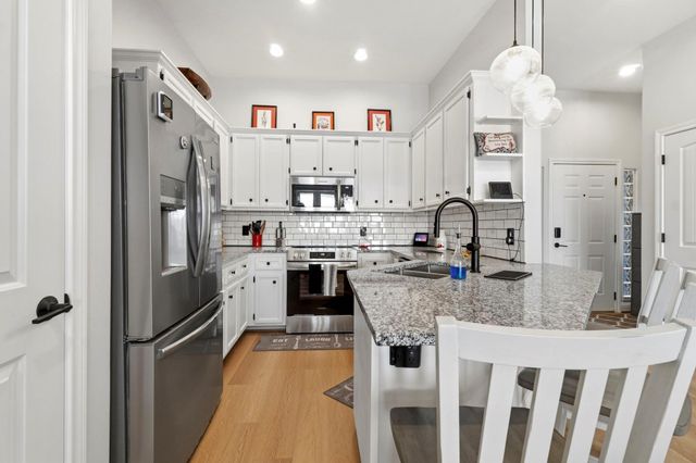 2 Key Harbor Drive, Conroe, TX 77356