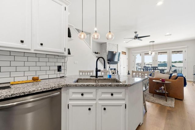 2 Key Harbor Drive, Conroe, TX 77356