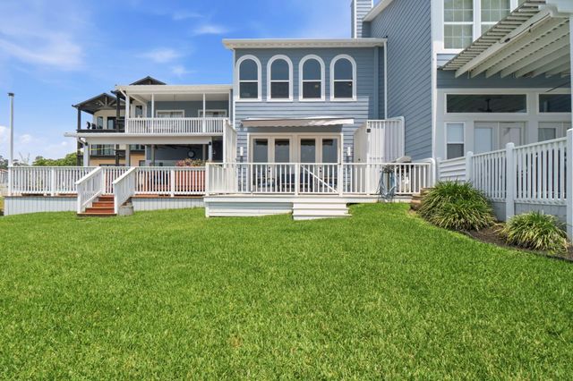 2 Key Harbor Drive, Conroe, TX 77356
