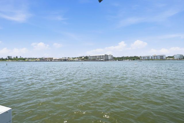 2 Key Harbor Drive, Conroe, TX 77356
