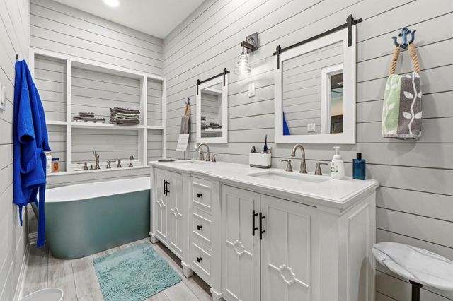 2 Key Harbor Drive, Conroe, TX 77356