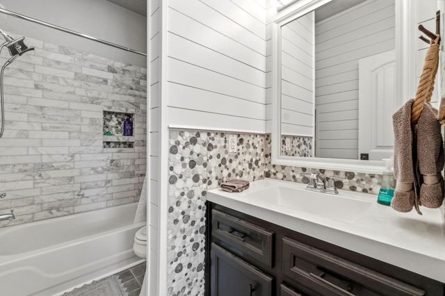 2 Key Harbor Drive, Conroe, TX 77356