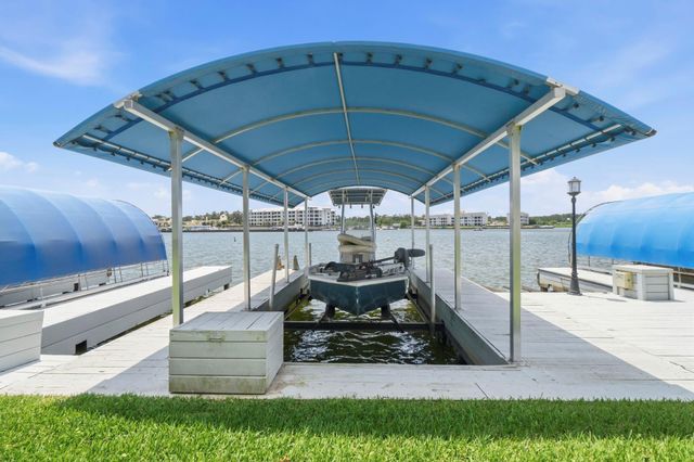 2 Key Harbor Drive, Conroe, TX 77356